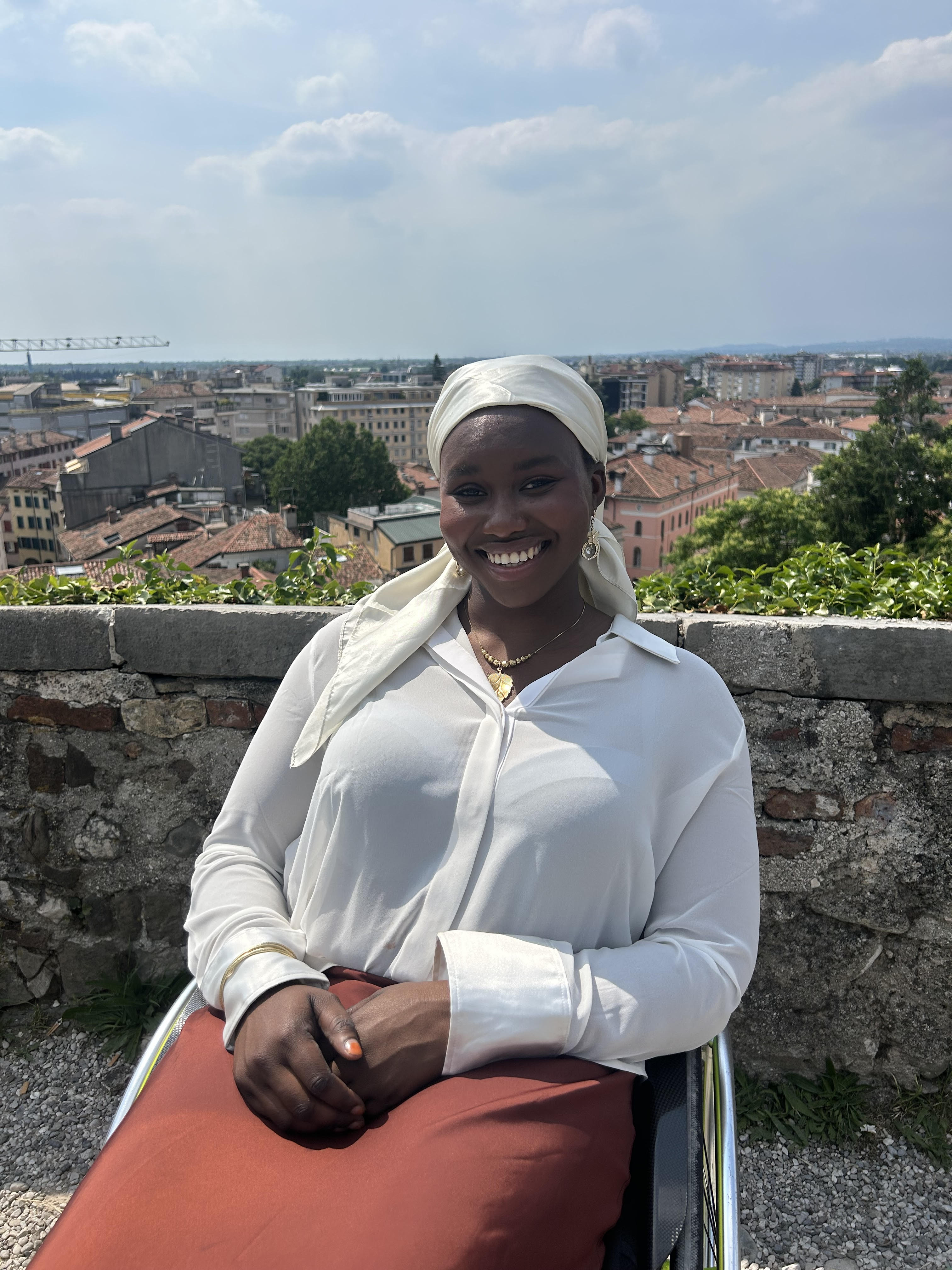 Studentessa di Medicina con disabilità